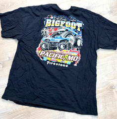 Bigfoot 2 XXL T-Shirt Bigfoot Monster Truck Pacific, Mo Pre-Owner Cotton Shirt