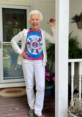 Grateful Dead Patriotic Bears – Dancing Bears Around a Stealie shirt – All Sizes