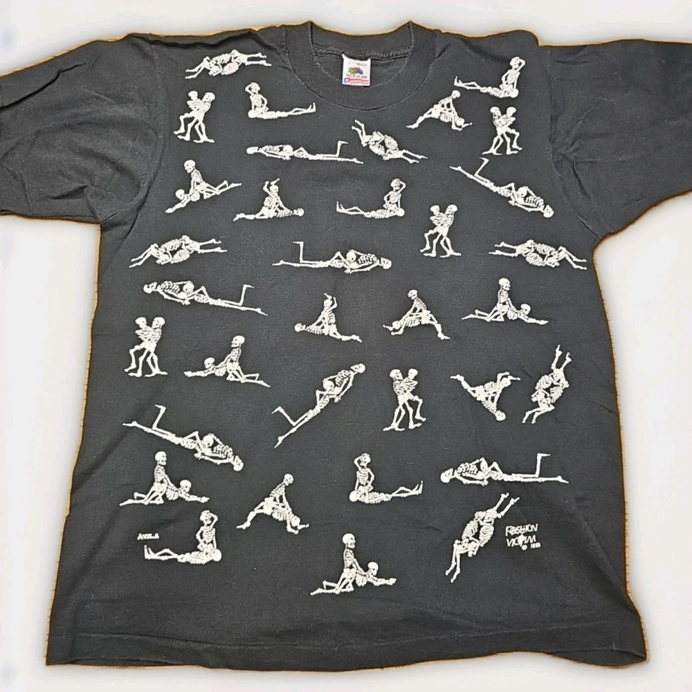 Fashion Victim Skeletons XL T-Shirt Vtg Single Stitch Made In Usa Glows IN Dark