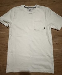 Nike SB shirt. Size Small Great condition. Men’s white shirt. See photos 181