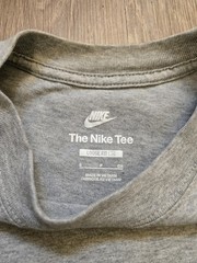 Nike Max90 Graphic T-Shirt Gray Airbrush Spray paint Mens S FZ7968-063 GreyHeath