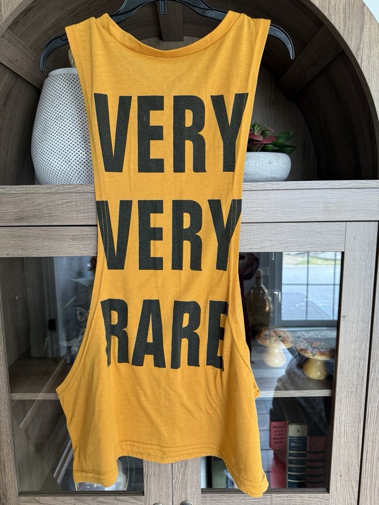 Men’s Yellow Unbranded Body Building Logo Front SzM”VERY VERY RARE”