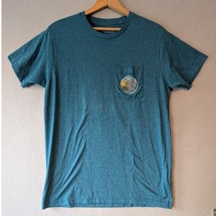 PATAGONIA Men’s Teal Pocket T Ocean Mountains Small (Slim Fit) $45 Retail Blue