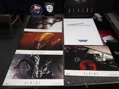 Fright Rags Aliens XL Shirt Box Set with Lobby Cards, Sticker, Weyland Folder