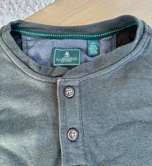 G.H. Bass & Co. Men’s Green Henley Shirt Size: L / Olive Green
