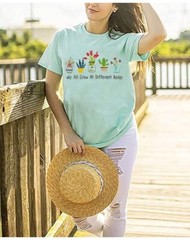 NEW LARGE Teacher Shirt We All Grow at Different Rates Shirt T-Shirt Gift SZ L