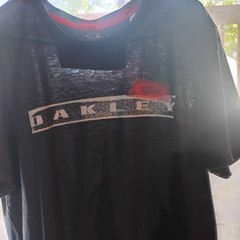 black oakley t shirt XXL with design on front chest short sleeve