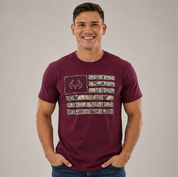 Realtree Men’s Burgandy Short Sleeve T-Shirt Small