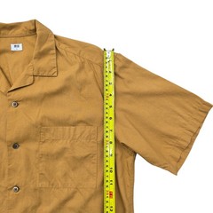 Uniqlo Men’s S Short Sleeve Open Collar Shirt in Mustard