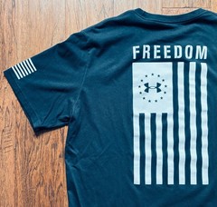 UNDER ARMOUR Freedom Flag T-Shirt Size: ( XL) Black White USA