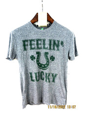 LEISURE SZ M Poly/Cotton/Rayo NWT Gray Green Irish FEELIN’ LUCKY T- Shirt Blouse