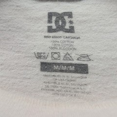DC Shoes T Shirt Mens Medium Cream Off White Red Big Logo Graphic Skate Skater