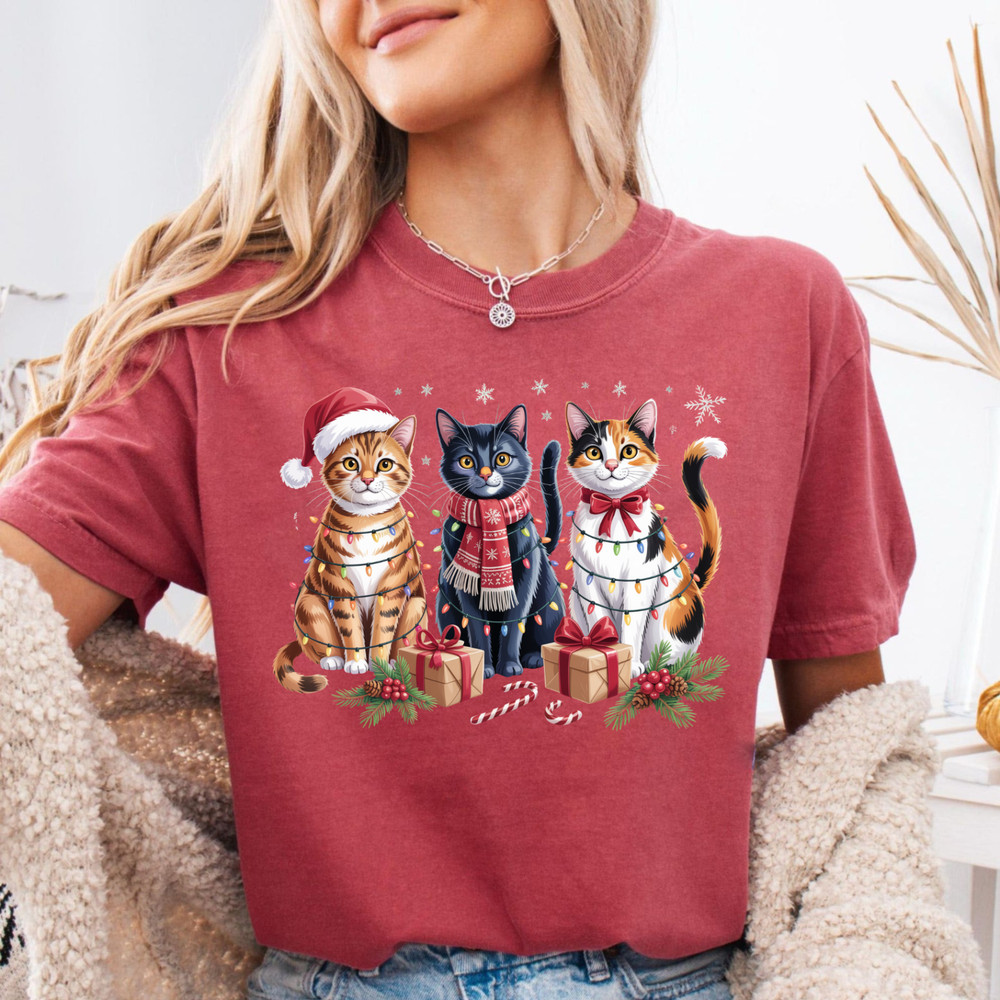 Meowy Christmas Shirt, Cat Christmas tshirt, Cat Lover Xmas T-Shirt
