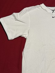 Nike Center Swoosh T-shirt Men’s Large White V-Neck Ribbed Collar Middle Swoosh