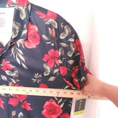 Tek Gear Navy Blue Red Roses Floral Collar Button Up Athletic Shirt Size M