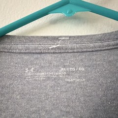 Under Armour HeatGear Men’s XL Gray Knit Cotton Graphic Logo Crew Neck Tee MD