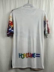 Unixes Multicolor T Shirt Sz. XL Natural Honduras Parrot Birds. C.60.