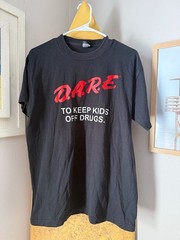 Vintage 90s D.A.R.E. To Keep Kids Off Drugs T-Shirt Fruit of the Loom Best