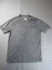 Vuori Mens Pocket T-Shirt Grey Lightweight Athletic Stretch Medium Stretch