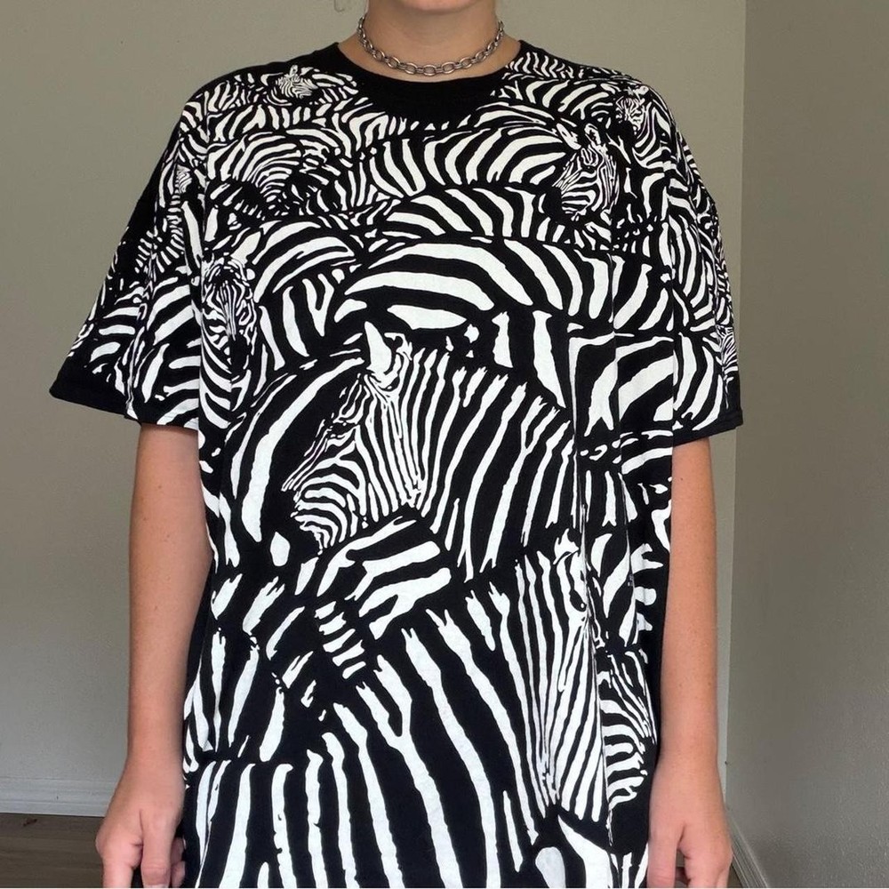 VINTAGE LIQUID BLUE ZEBRA TEE