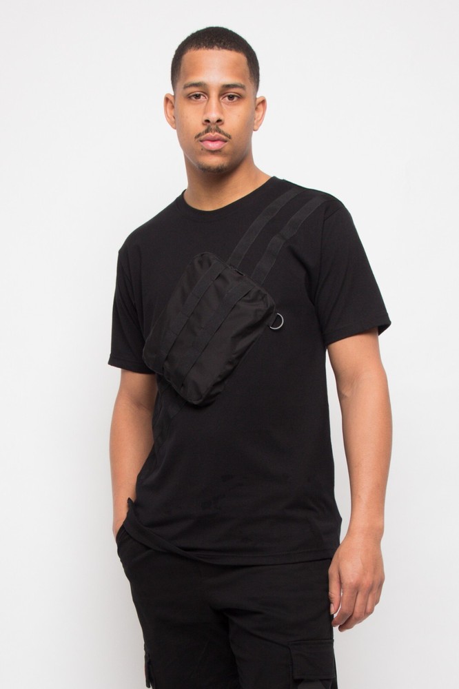 Victorious Men’s Casual Front Tech Pack Pocket With Clip Black T-Shirt TS7366