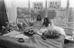 Studio d’Artisan Japan John Lennon Beatles Bed-In Parody T Shirt Size L