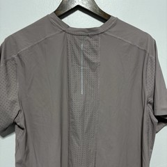VRST Shirt Mens M Purple Performance Lightweight Breathable Stretch Gym Active