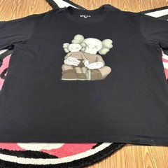 KAWS x UNIQLO UT Short Sleeve Graphic T-Shirt – US Size XL – As Pictured