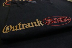 OUTRANK “APPLY MORE PRESSURE” SNEAKER T-SHIRT Black Retro 9 Olive
