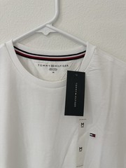 Tommy Hilfiger Men’s White T-Shirt Size M Crew Neck Cotton Flag Logo NWT