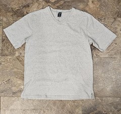 Lands’ End Shirt Mens Medium Gray V-Neck Cotton Made USA Short Sleeve Tee