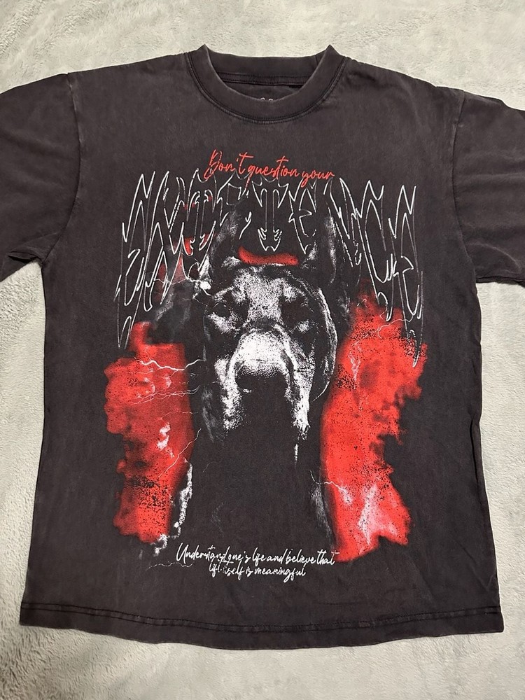 PacSun Graphic Tee w/Doberman and ‘Don’t Question Your Uncertainty,’ Small