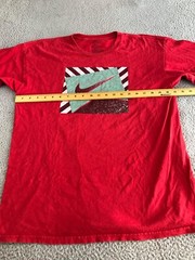 Nike Shirt Men’s Large Red Short Sleeve Crew Neck Square Logo Graphic Tee