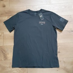 Under Armour UA Shirt Mens Medium Grey Freedom Eagle T Graphic Tee USA Flag New