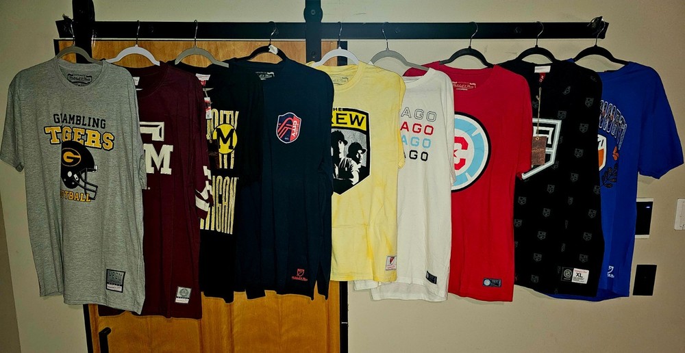 Bulk sale of 25-Mitchell and Ness NWT NFL,College,Soccer XL T shirts