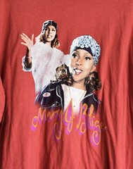 Unisex Old Navy Mary J Blige Graphic T-Shirt Long Sleeve MEDIUM Cherry Birch NEW