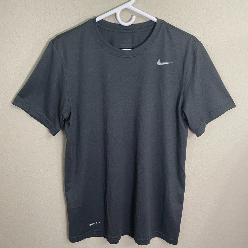The Nike Tee Men’s M Dri-Fit Swoosh Gray Crewneck Short Sleeve T-Shirt