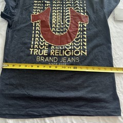 True Religion Men’s Medium Waterfall Metallic Horseshoe Logo Graphic T-Shirt
