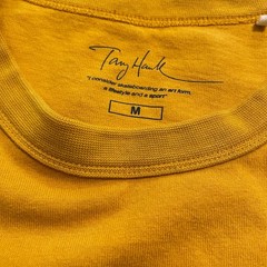 GU Uniqlo Tony Hawk T Shirt Unisex M Yellow Graphic Birdhouse Skateboard VTG