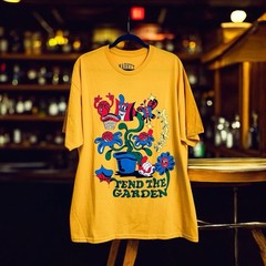 Market Studios XL Unisex T-Shirt Tend The Market Graphic Tee Yellow Multi New