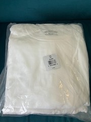 MENS XL WHITE HANES ESSENTIALS COTTON TSHIRT (SELLING TWO FOUR PACKS)