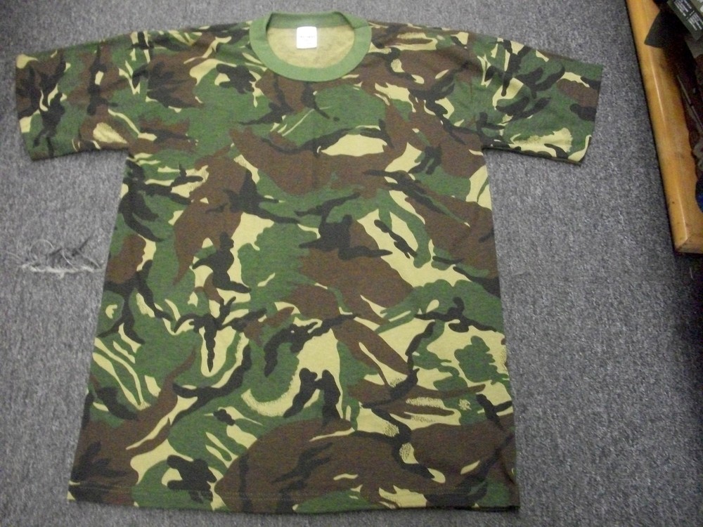 WOODLAND Camouflage Camo ARMY TSHIRT MENS Short Sleeve T-Shirt MADE IN USA S-M