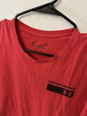 Under Armour T-Shirt Men’s L Short Sleeve Loose Red Crew Neck Solid Graphic