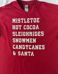 Gildan Men’s M Red Christmas T-Shirt Mistletoe Hot Cocoa Sleighrides Snowmen