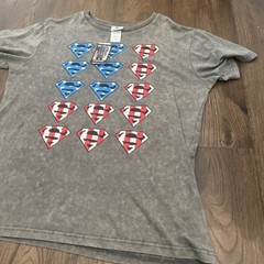 Superman Men’s XL Grey Mineral Wash T-shirt Red White Blue Shields DC Comics NWT