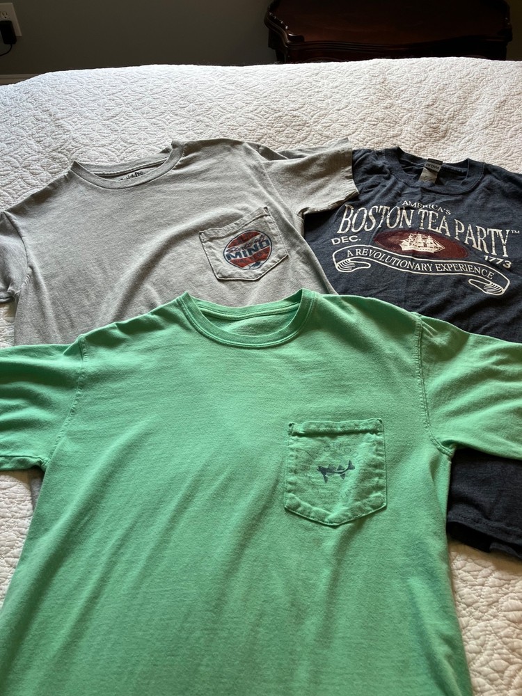 Set of 3 Men’s SS T-shirts, Size Small (Coastal Cotton, Salt Life, Gildan)