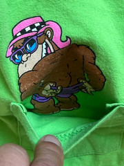 Thrilla Krew Gorilla in Pocket T-Shirt Green Size Large Very Good