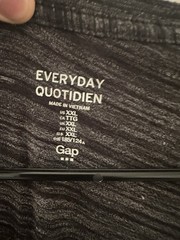 Gap Everyday Quotidien V-Neck T-Shirt Charcoal Gray Striped Short Sleeve NEW