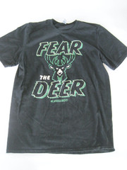 Men’s Small Fear The Deer Milwaukee Bucks T Shirt EUC