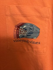 Vineyard Vines Men’s XXL Coral Helmet Design.